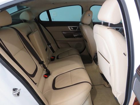 Used 2013 Jaguar XF 3.0 image 12