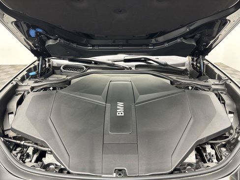 New 2026 BMW i7 xDrive60 w/ Executive Package AWD/4WD image 9