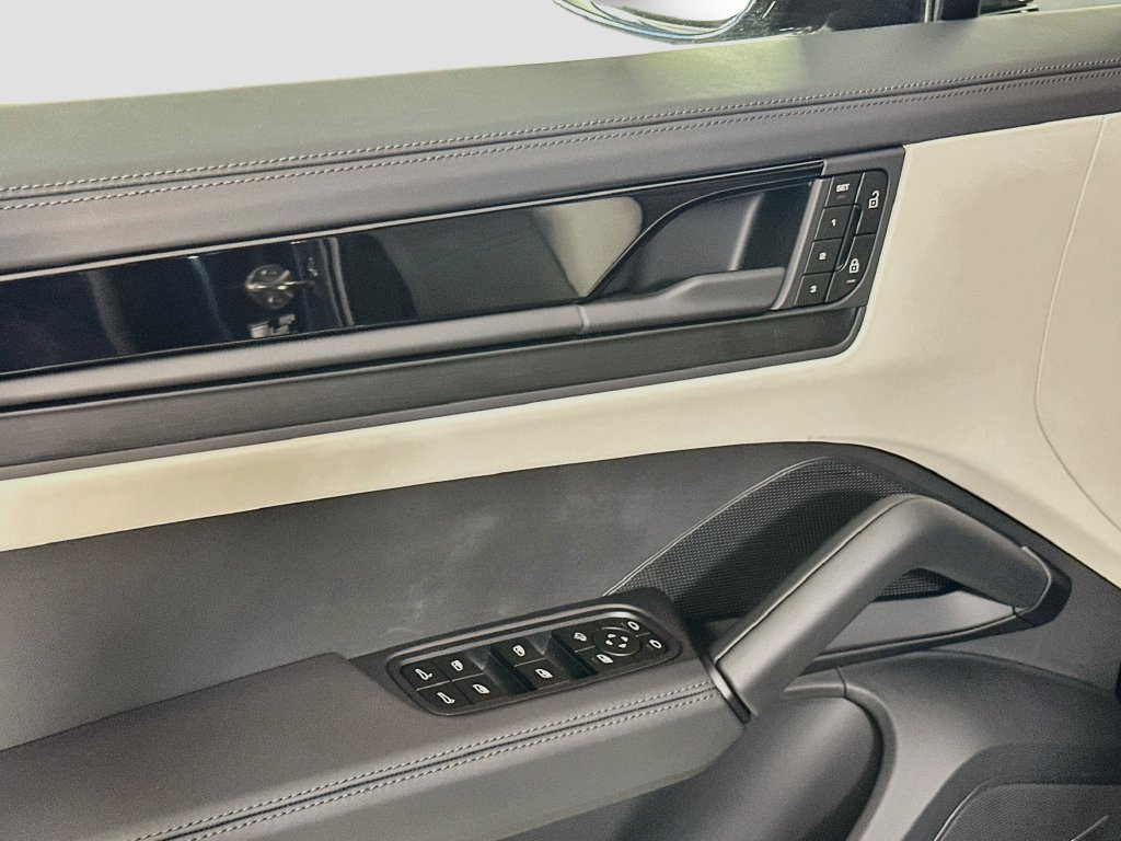 New 2026 Porsche Cayenne GTS AWD/4WD image 20