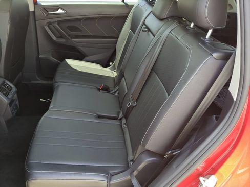 Certified 2023 Volkswagen Tiguan SE FWD image 16