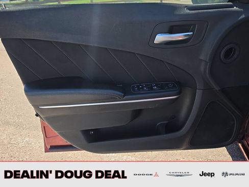 Used 2017 Dodge Charger SXT RWD image 10