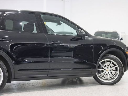 Used 2023 Porsche Cayenne image 11