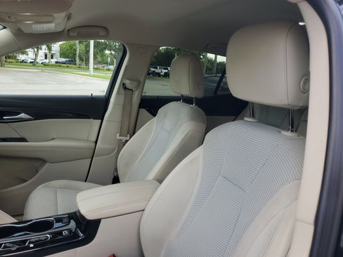 Used 2021 Buick Envision Preferred FWD image 18