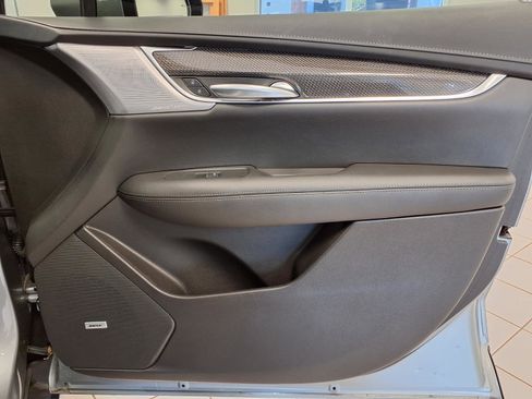Certified 2024 Cadillac XT5 Sportv w/ Technology Package AWD/4WD image 12
