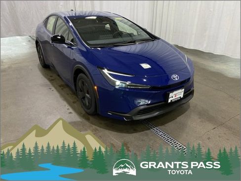 New 2026 Toyota Prius LE image 1