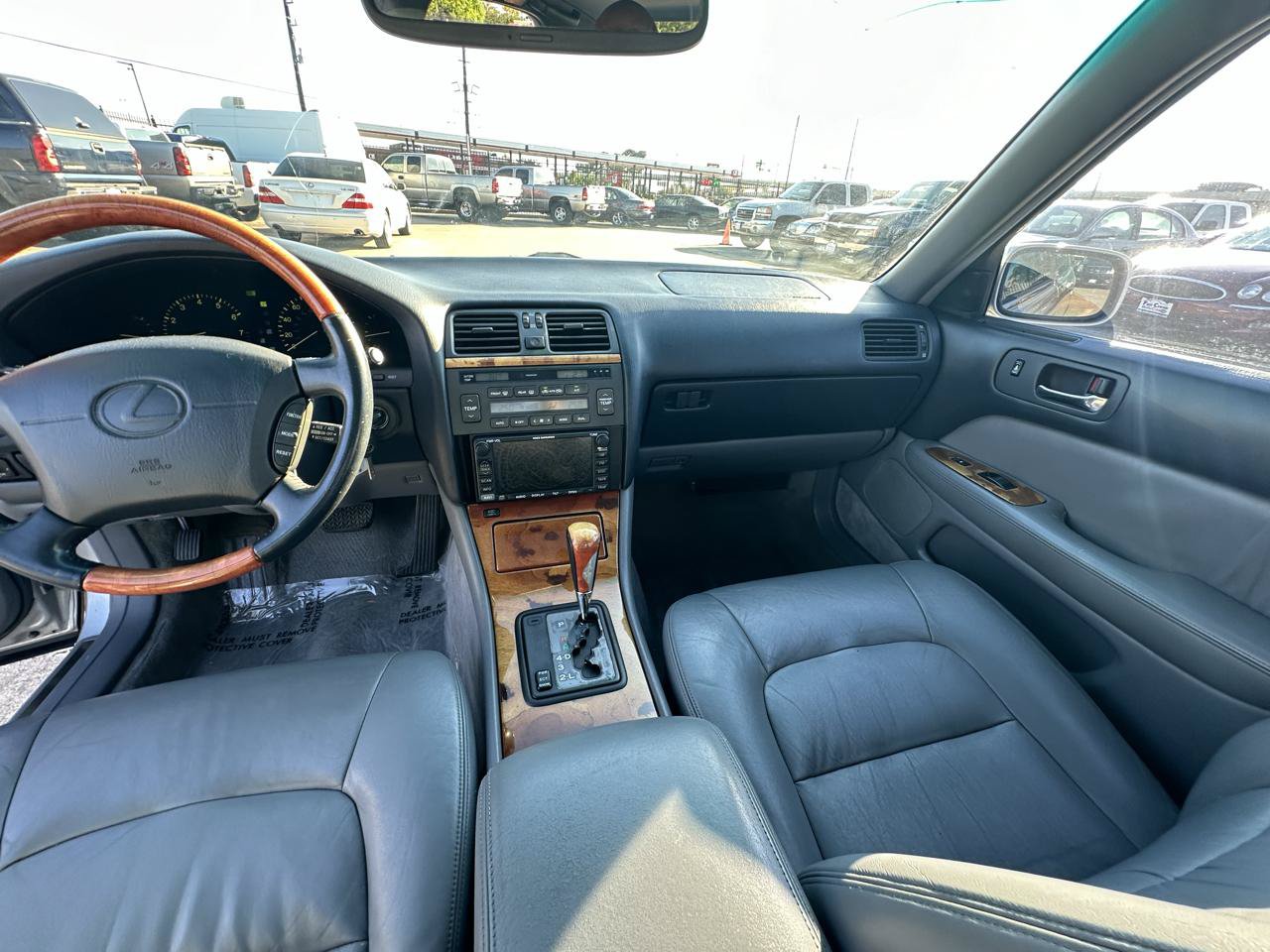 Used 1999 Lexus LS 400 w/ Premium Pkg RWD image 18