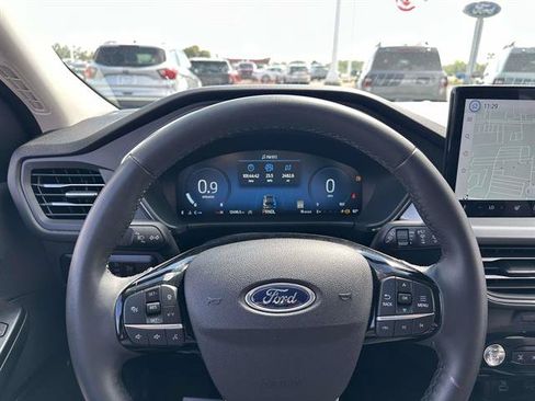 Used 2023 Ford Escape Platinum AWD/4WD image 17