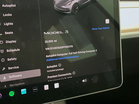 Used 2023 Tesla Model 3 Standard Range image 19
