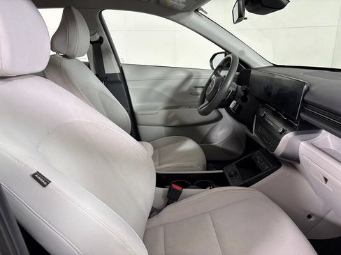 Used 2024 Hyundai Kona SE FWD image 14