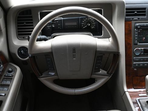 Used 2013 Lincoln Navigator 2WD w/ HD Trailer Tow Pkg image 11