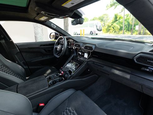 Used 2024 Lamborghini Urus S AWD/4WD image 98