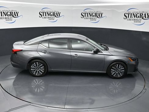 Used 2025 Nissan Altima 2.5 SV FWD image 28