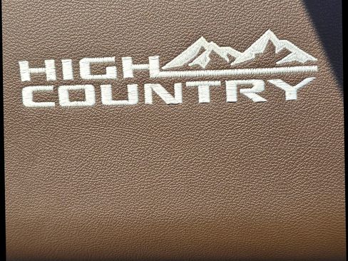 Used 2021 Chevrolet Suburban High Country image 25