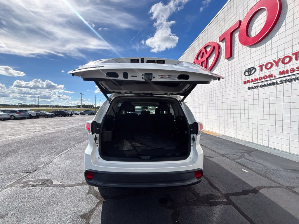 Used 2014 Toyota Highlander XLE FWD image 30