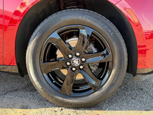 Used 2024 Buick Enclave Essence w/ Experience Buick Package image 9