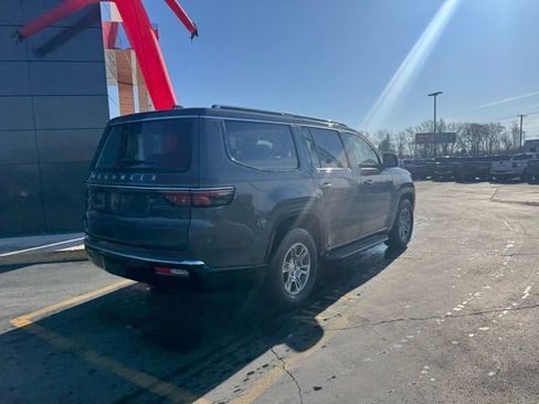 Used 2023 Jeep Wagoneer 4WD w/ HD Trailer Tow Package image 5