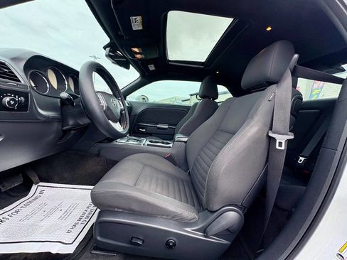 Used 2012 Dodge Challenger R/T w/ Electronics Convenience Group image 10