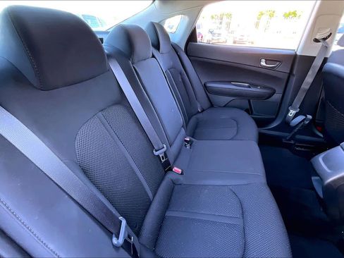 Used 2020 Kia Optima LX image 18