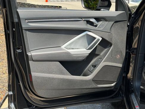 Used 2023 Audi Q3 2.0T Premium image 28