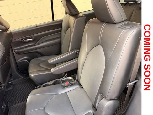 Used 2024 Toyota Grand Highlander AWD image 10
