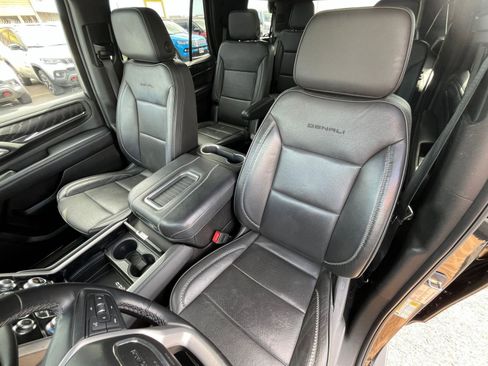 Used 2023 GMC Yukon Denali AWD/4WD image 40