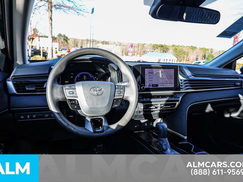 Used 2025 Toyota Camry LE image 24