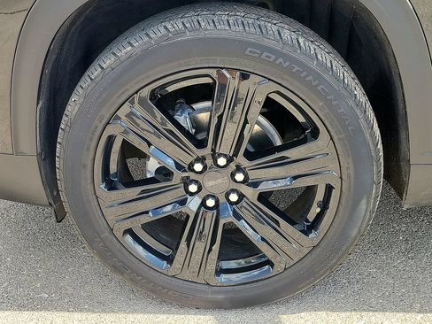 Used 2025 GMC Acadia Elevation w/ Elevation Premium Package FWD image 17