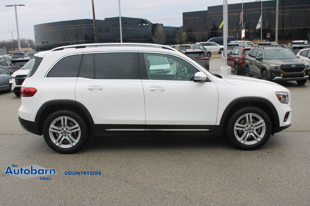 Used 2023 Mercedes-Benz GLB 250 4MATIC w/ Premium Package image 4
