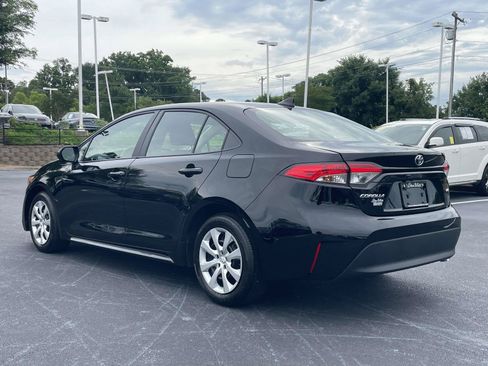 Used 2025 Toyota Corolla LE FWD image 5