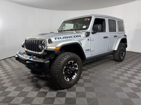Used 2024 Jeep Wrangler Unlimited Rubicon 4xe image 9