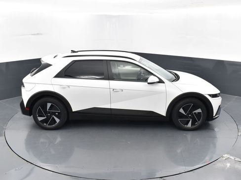 New 2025 Hyundai Ioniq 5 SEL image 25