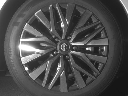 Used 2025 Nissan Altima 2.5 SV FWD image 13
