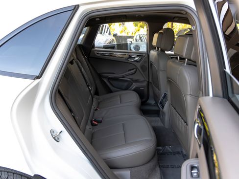 Certified 2026 Porsche Macan AWD/4WD image 51