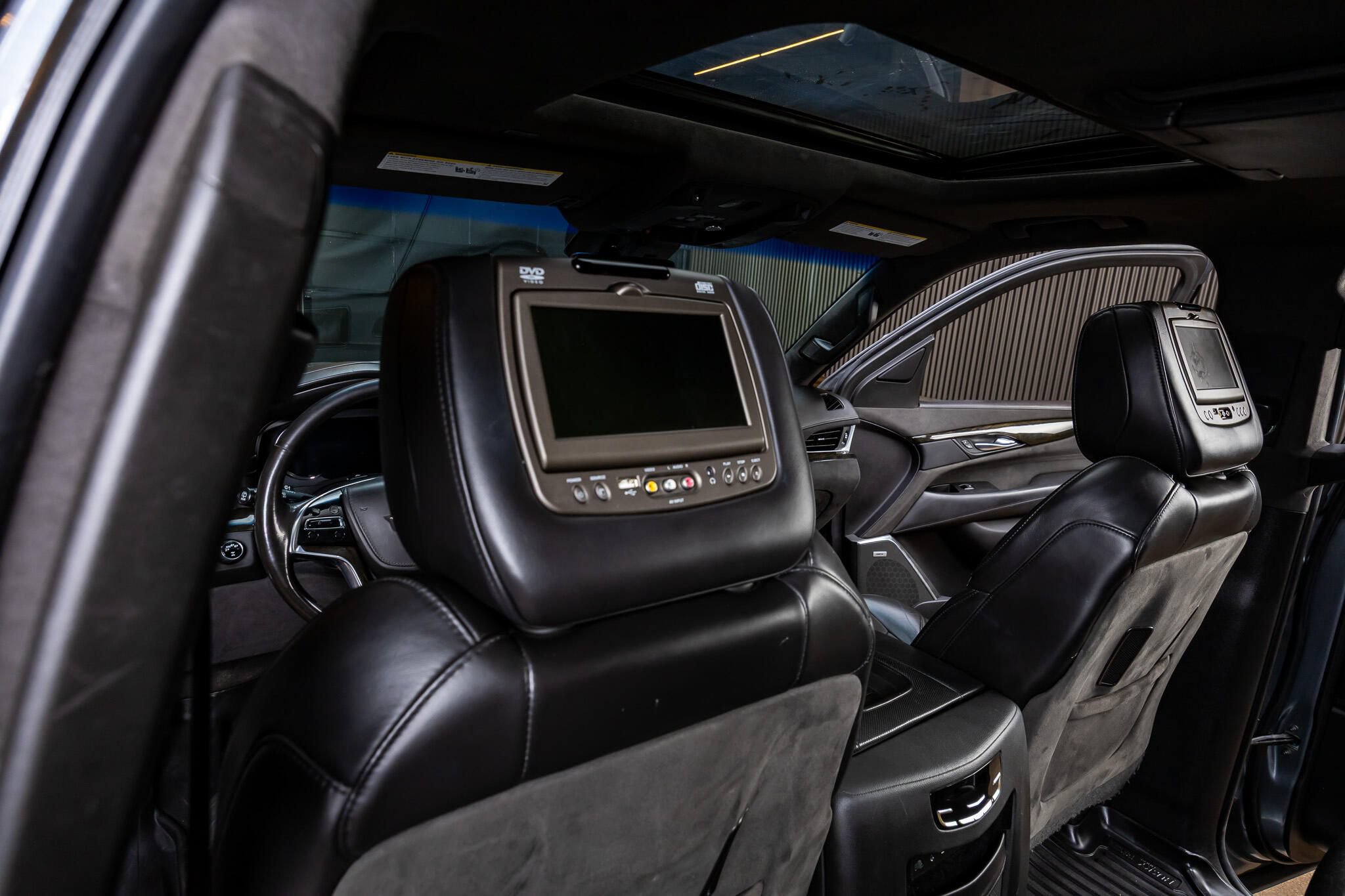 Used 2019 Cadillac Escalade Platinum AWD/4WD image 31