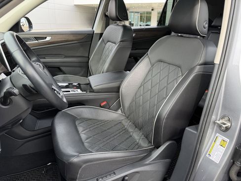 Used 2024 Volkswagen Atlas SEL Premium R-Line image 16