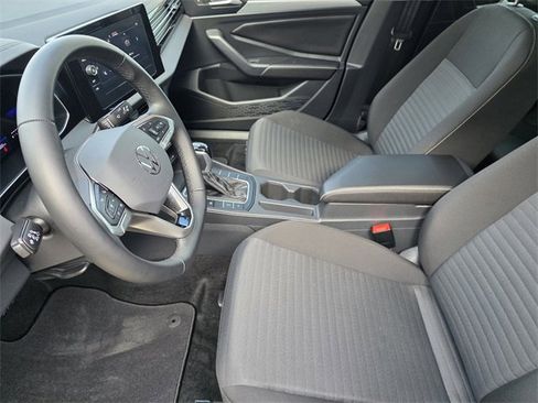 Used 2025 Volkswagen Jetta S image 9