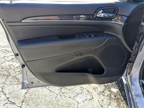 Certified 2021 Jeep Grand Cherokee Overland image 10