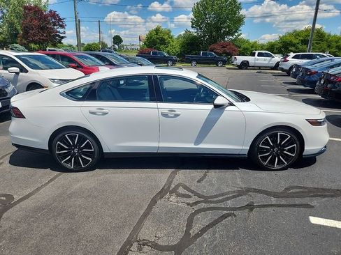 Used 2023 Honda Accord Touring image 7