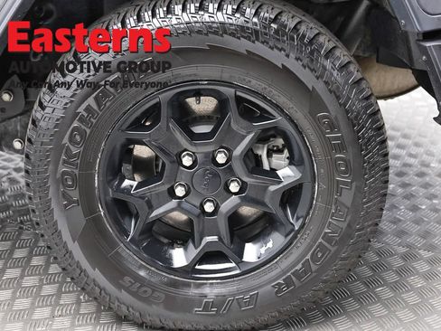 Used 2023 Jeep Wrangler Unlimited w/ Cold Weather Group AWD/4WD image 8