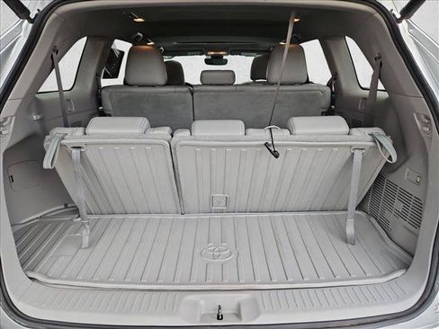 Used 2017 Toyota Highlander XLE AWD/4WD image 6