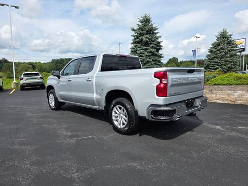 Used 2021 Chevrolet Silverado 1500 LT AWD/4WD image 2