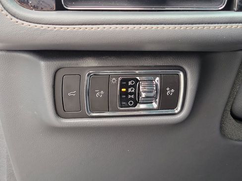 Used 2026 Lincoln Aviator 2WD image 23