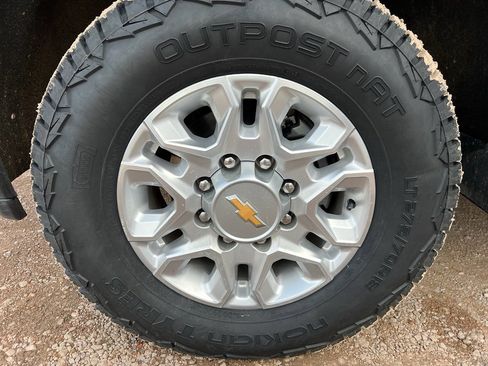 Used 2022 Chevrolet Silverado 2500 LT w/ Fleet Comfort Package image 17