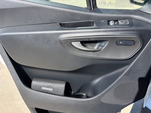 Used 2025 Mercedes-Benz Sprinter 2500 image 22