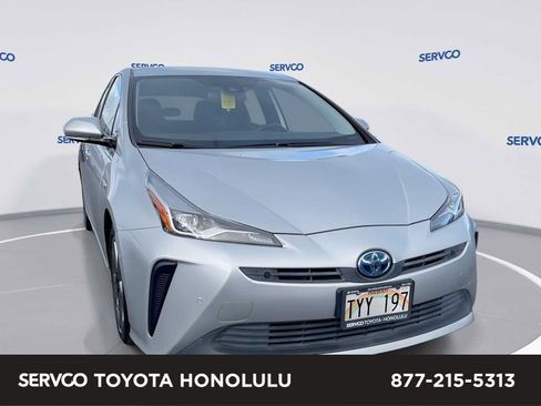 Used 2020 Toyota Prius XLE FWD image 1
