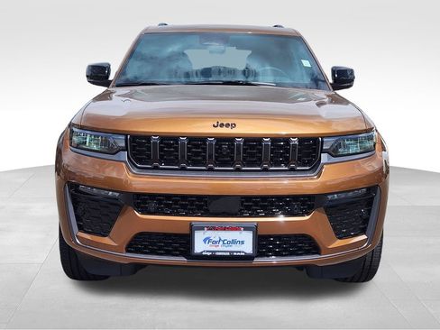 New 2026 Jeep Grand Cherokee Limited AWD/4WD image 2