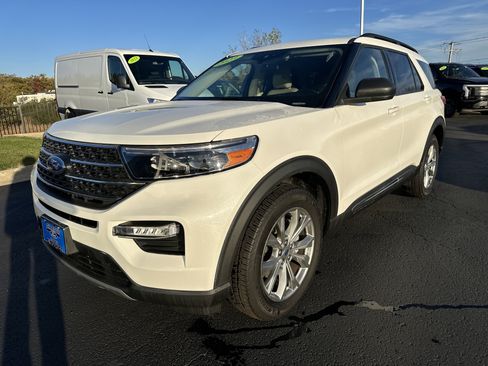 Certified 2023 Ford Explorer XLT w/ Equipment Group 202A image 8