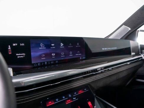 Used 2025 Cadillac Escalade V image 24