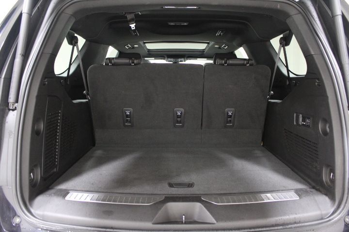 Used 2022 Chevrolet Suburban RST w/ Luxury Package AWD/4WD image 14