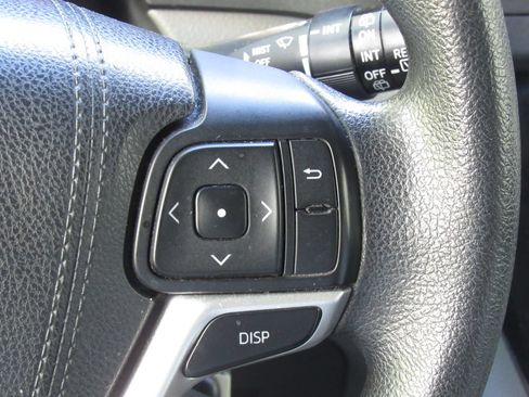 Used 2015 Toyota Sienna LE FWD image 25